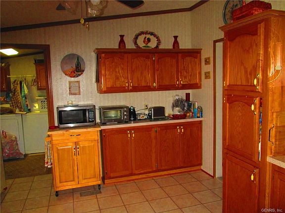 2nd image of 142 Russett Ln