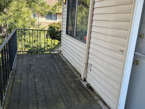 3rd image of 11932 N Jantzen Beach Ave #6