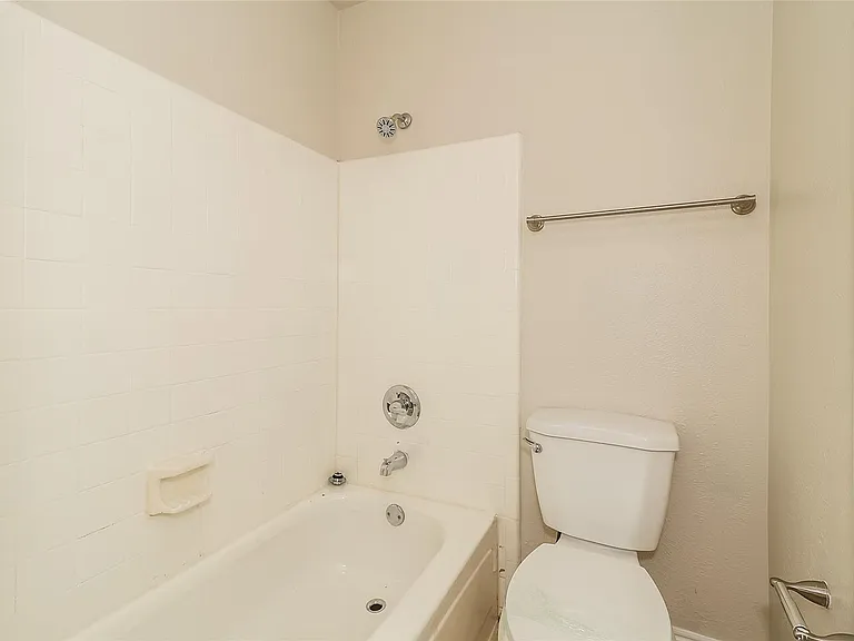 4204 Ireland Dr — Photo 20