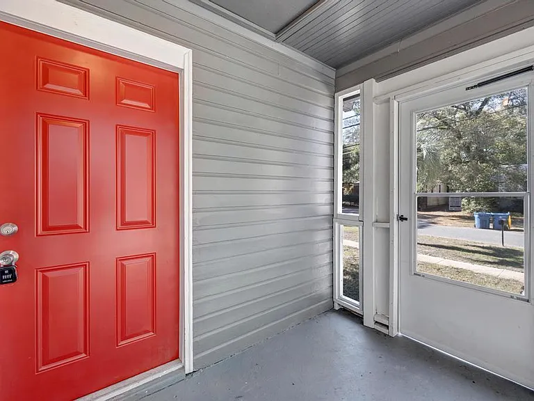 8025 Paul Jones Dr — Photo 3