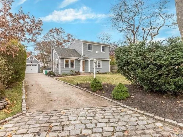 11 Memorial Boulevard, East Moriches, NY 11940