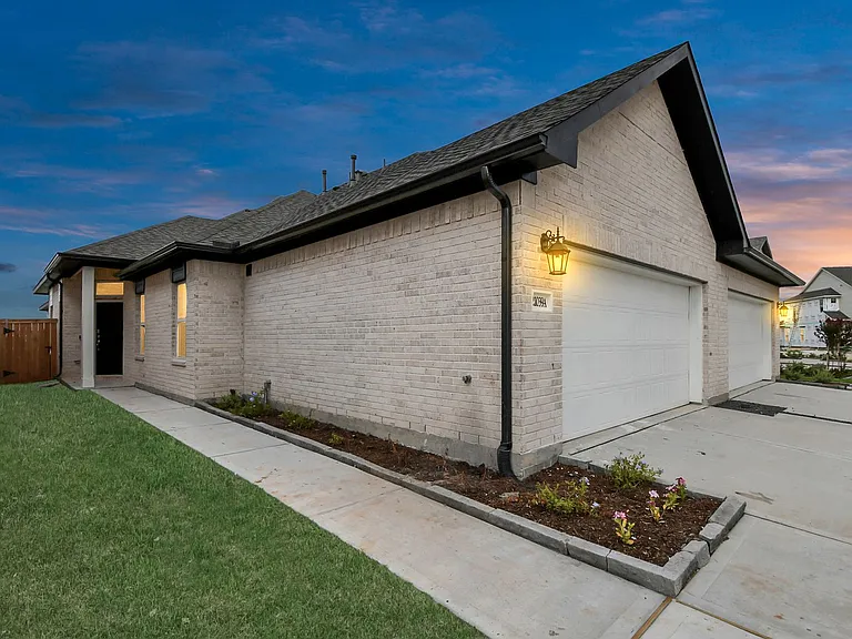 21027 Bay Village Dr #A — Photo 3