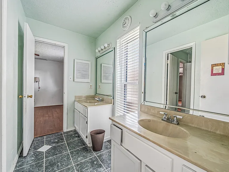 13139 Birch Grove Dr — Photo 23