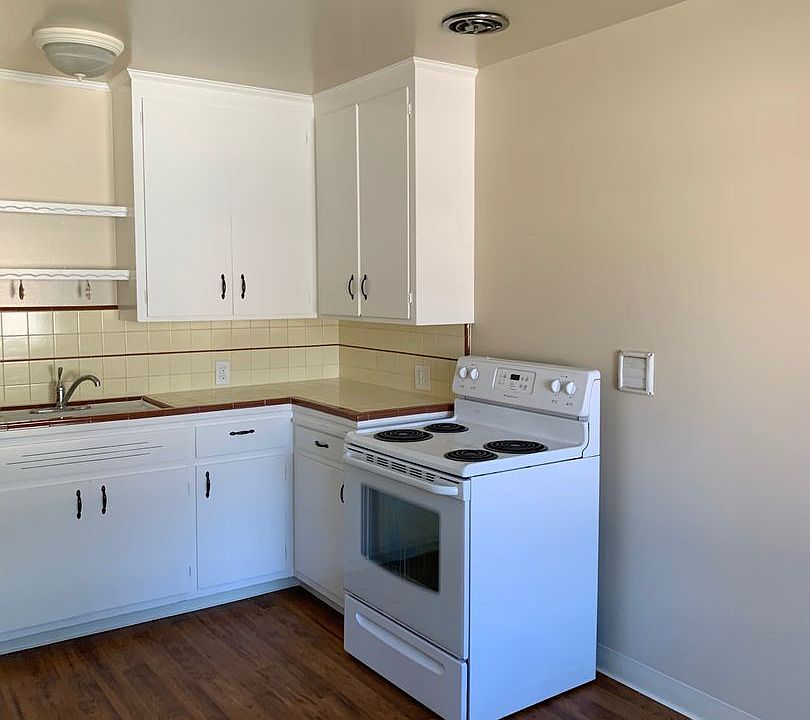 1st image of 140 Bonita Ave