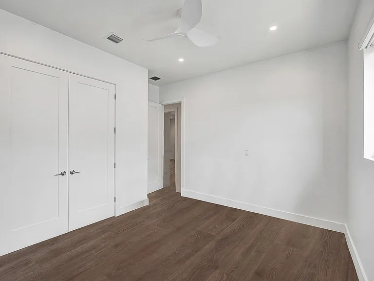 5939 Brookfield Cir W — Photo 17