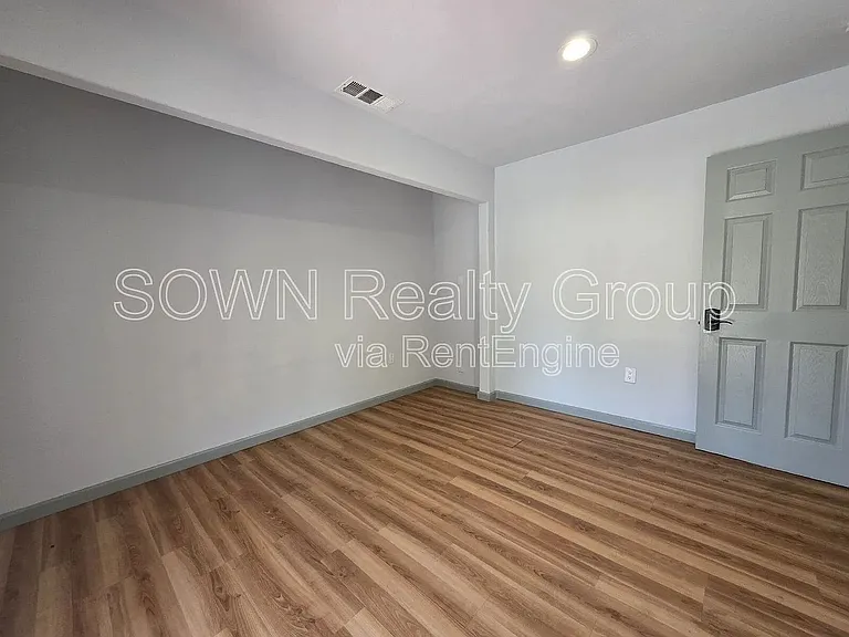412 E William St #6 — Photo 4