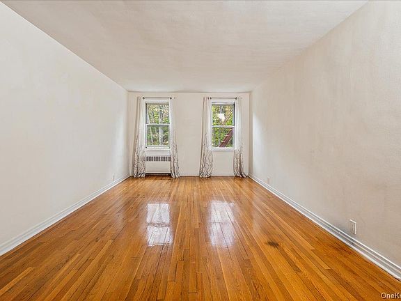 4th image of 821 Bronx River Road #4D