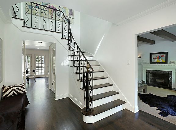 3rd image of 1000 Wildwood Ln