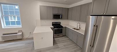 2nd image of 273 Oak St #11016831
