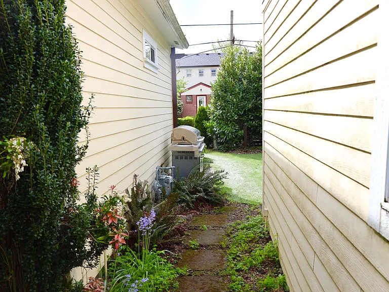 712 SE 42nd Ave — Photo 17