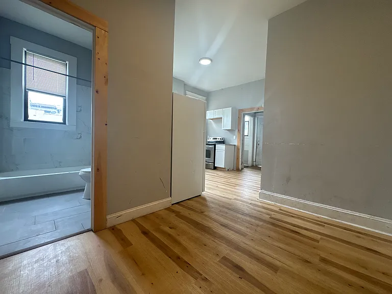 719-725 Wethersfield Ave #1BS — Photo 2