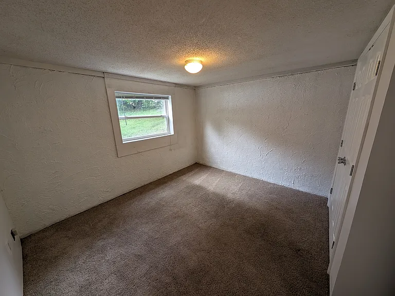 3518 State Line Rd — Photo 17