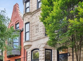 39 E Elm St, Chicago, IL 60611