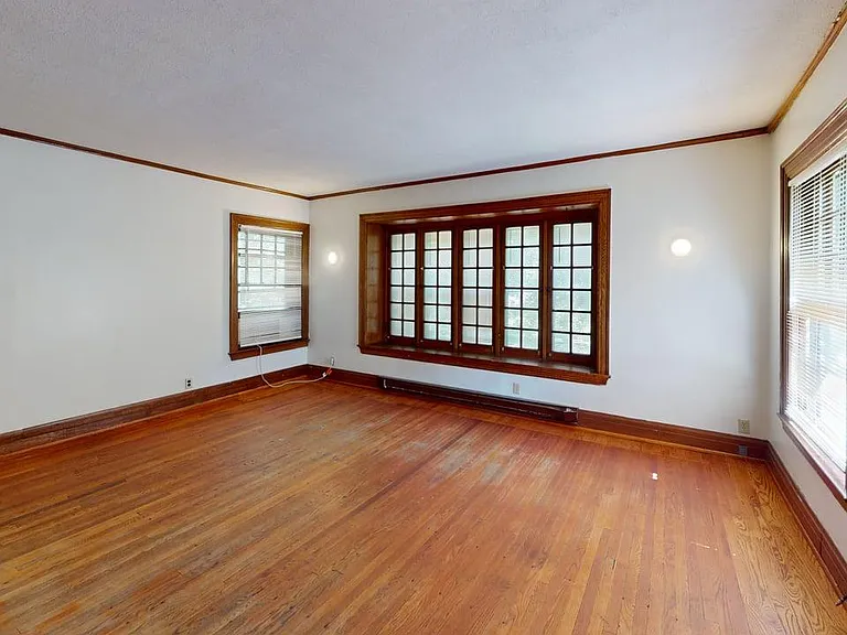 1052 Baldwin Ave — Photo 10