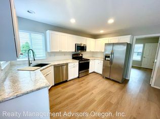 14609 SE Lone Pine Dr, Clackamas, OR