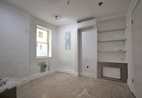 4th image of 122 Putnam Ave APT 1