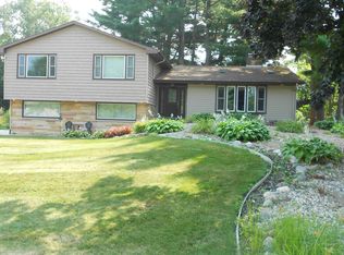 1090 Cadet Ln, Kalamazoo, MI 49009