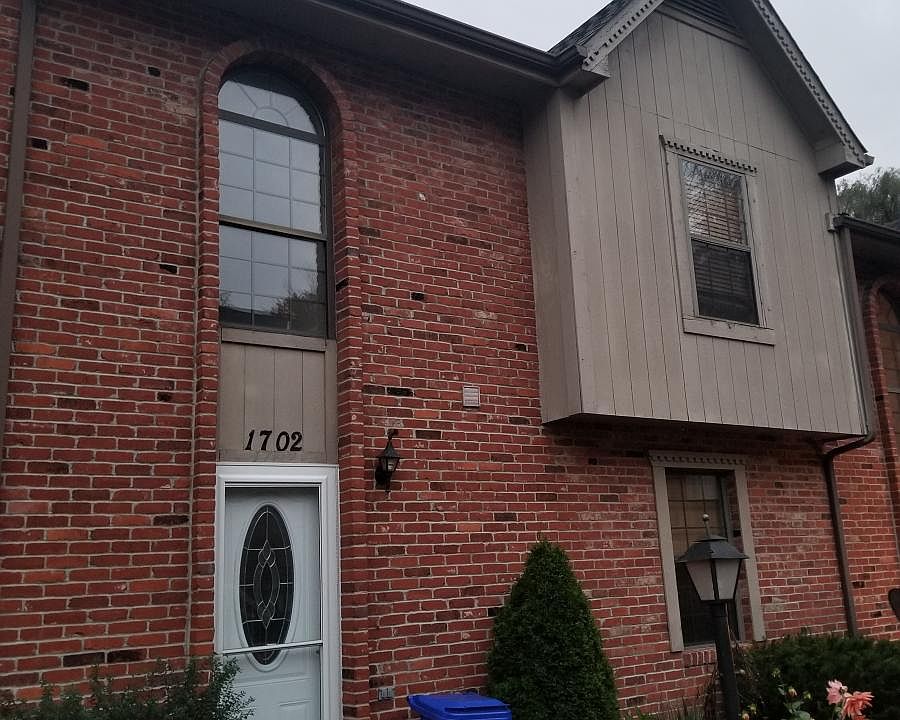 1702 TIMBER TRAIL