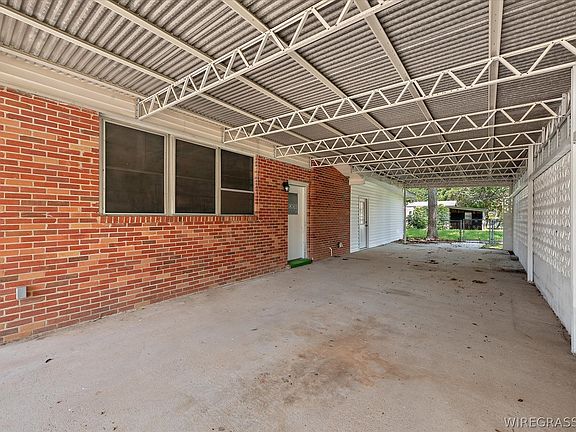 4th image of 702 W Jernigan Ave