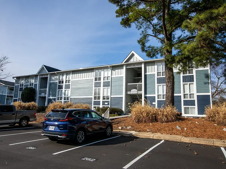 Chapel Lake Apartments — Photo 57