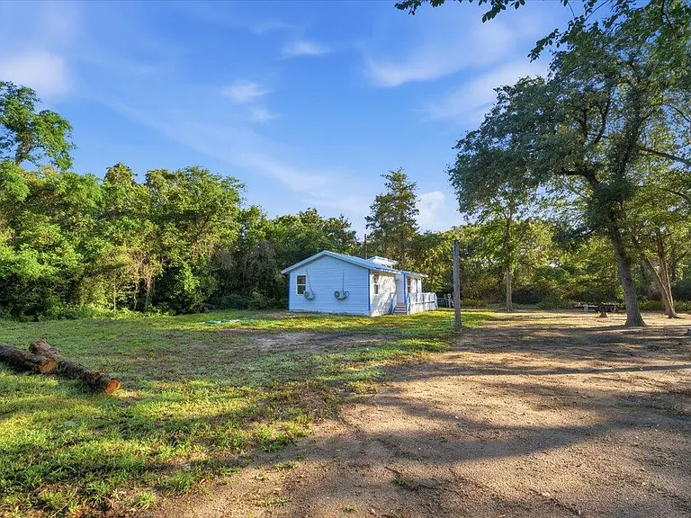 877 Yaupon Dr — Photo 24