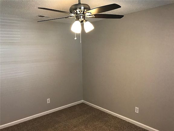 5th image of 12216 Knight Dr