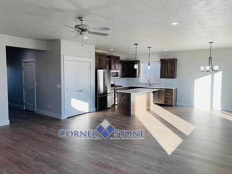 9609 W Dewitt St — Photo 5