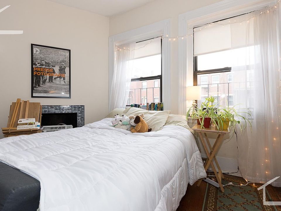 2nd image of 13 Keswick St #6BM