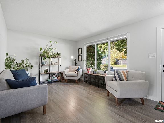 5th image of 49 Mackenzie Crescent