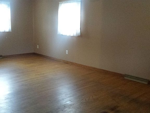 3rd image of 336 Mankin Ave