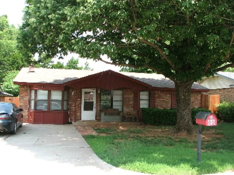 1st image of 313 E Cedar Ln
