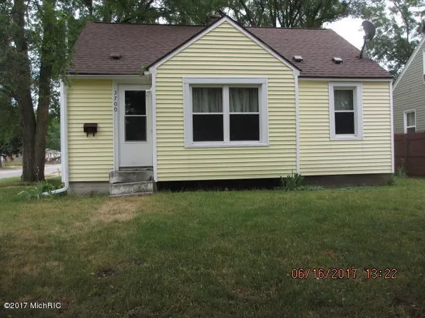 3700 Colby Ave SW, Wyoming, MI 49509
