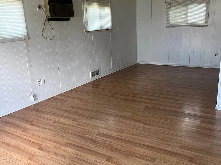 130 Donhaven Dr — Photo 2