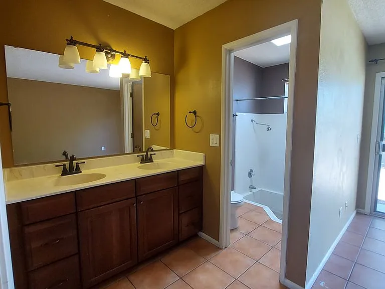 2604 Inverrary Dr — Photo 19
