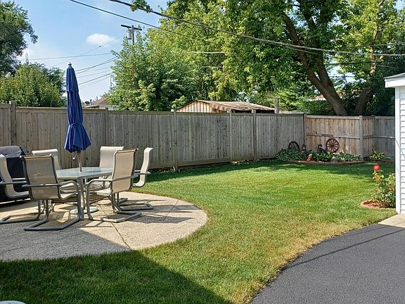 3rd image of 1428 Beverly Dr