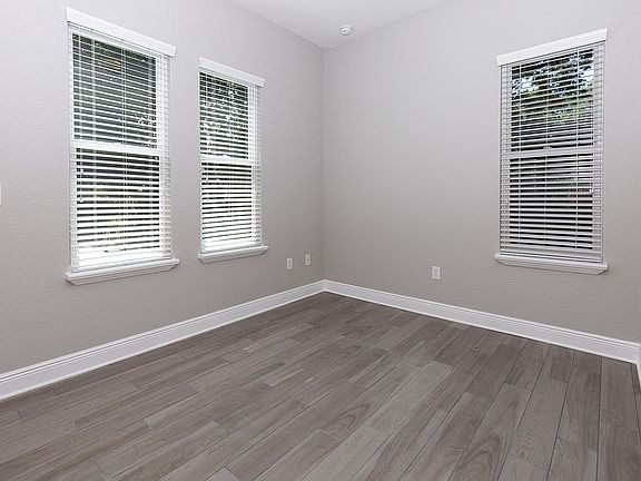 3rd image of 403 E Frances Ave