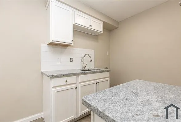 564 Marquette Dr — Photo 6