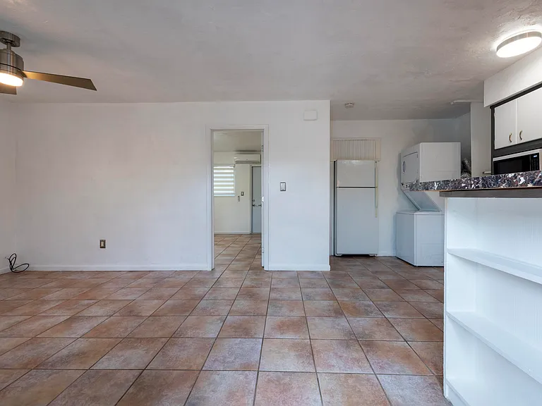 1528 NE 33rd St — Photo 7
