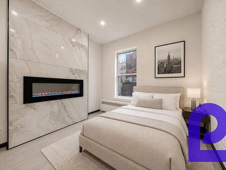 309 W 43rd St #2C — Photo 1