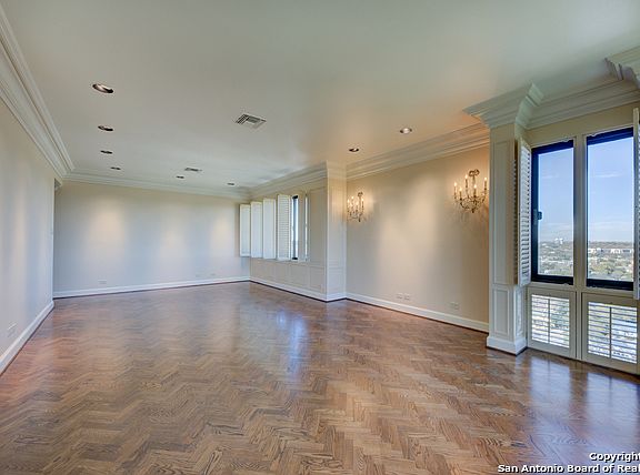 5th image of 4001 N New Braunfels Ave APT 1402