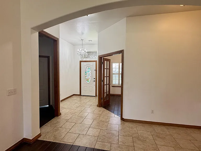 2620 SE 8th St — Photo 15