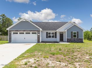 105 Sonia Dr, Hubert, NC 28539