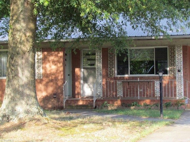 2nd image of 22 Hillside Park Dr