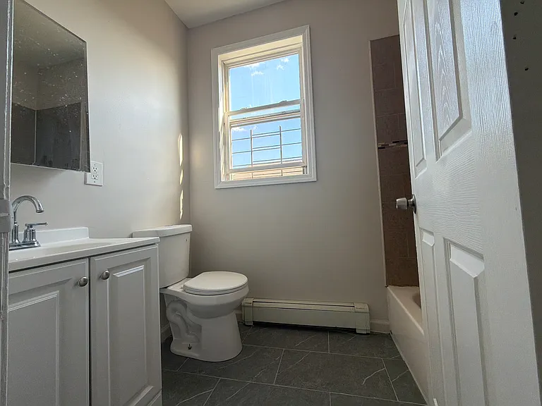 311 S 6th St #3LL — Photo 5