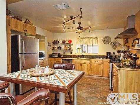 5th image of 602 Sherwood Forest Dr