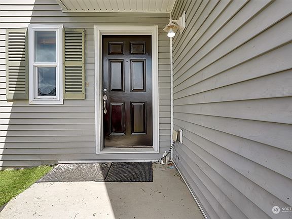 2nd image of 107 Weaver Street NE