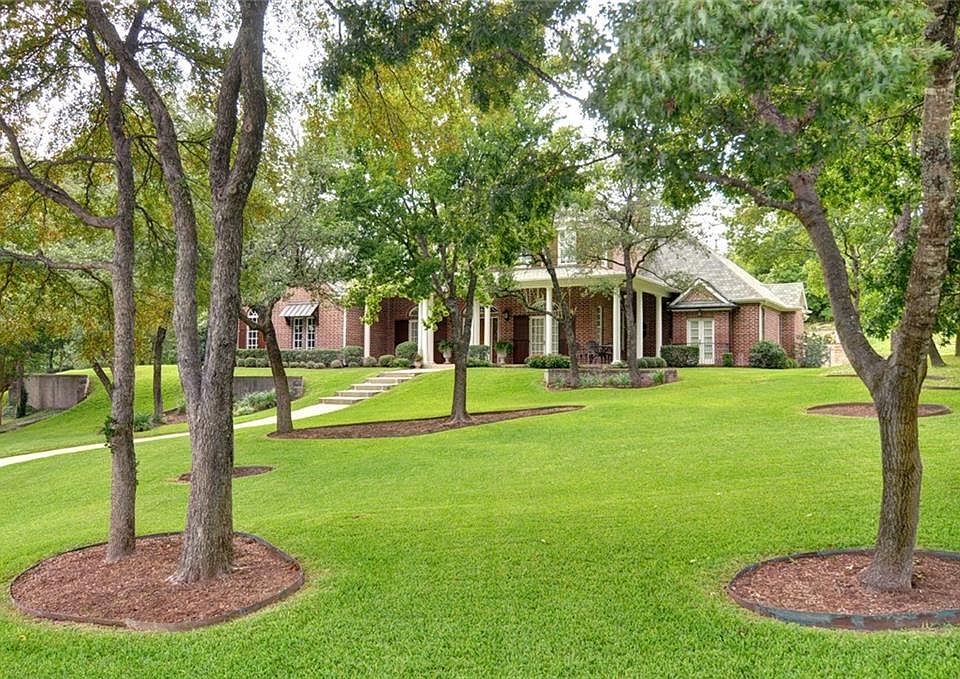 1st image of 100 Crested Elm Ct