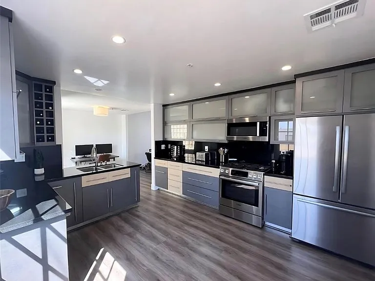 1645 Camden Ave #401 — Photo 1