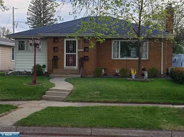 2209 12th Ave E, Hibbing, MN 55746