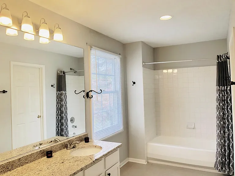503 Orleans Ave — Photo 22